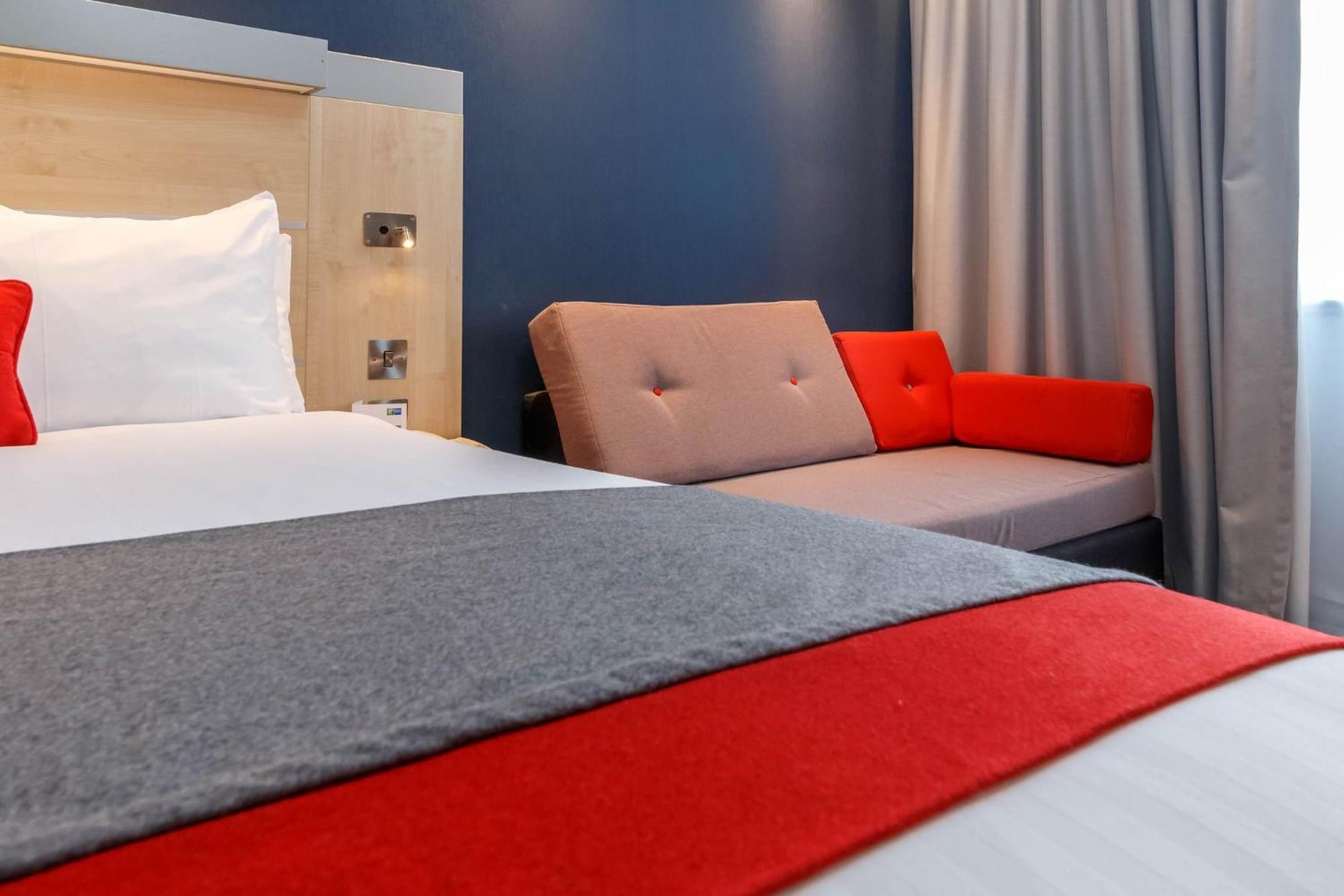 Express M6, J10 By Ihg 3* Уолсолл