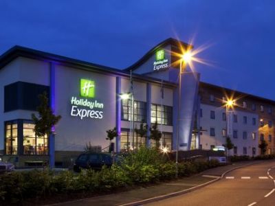 Express M6, J10 By Ihg Отель