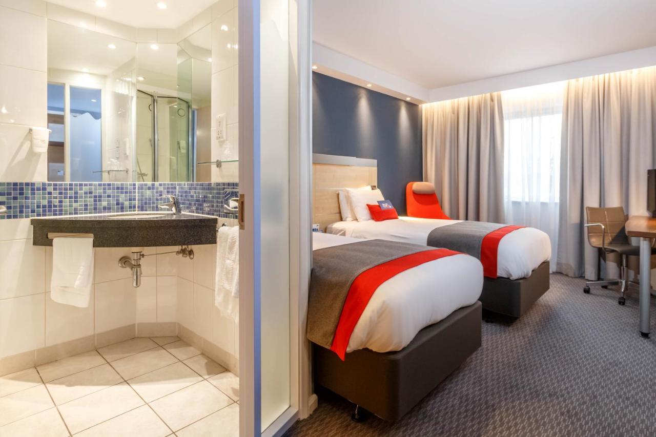 Express M6, J10 By Ihg 3*
